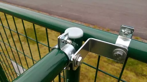 Väliseinäkiinnikesarja (2kpl)Jämpti Pro-tarhaan - Koiratarhan lisävarusteet - 50147 - 1